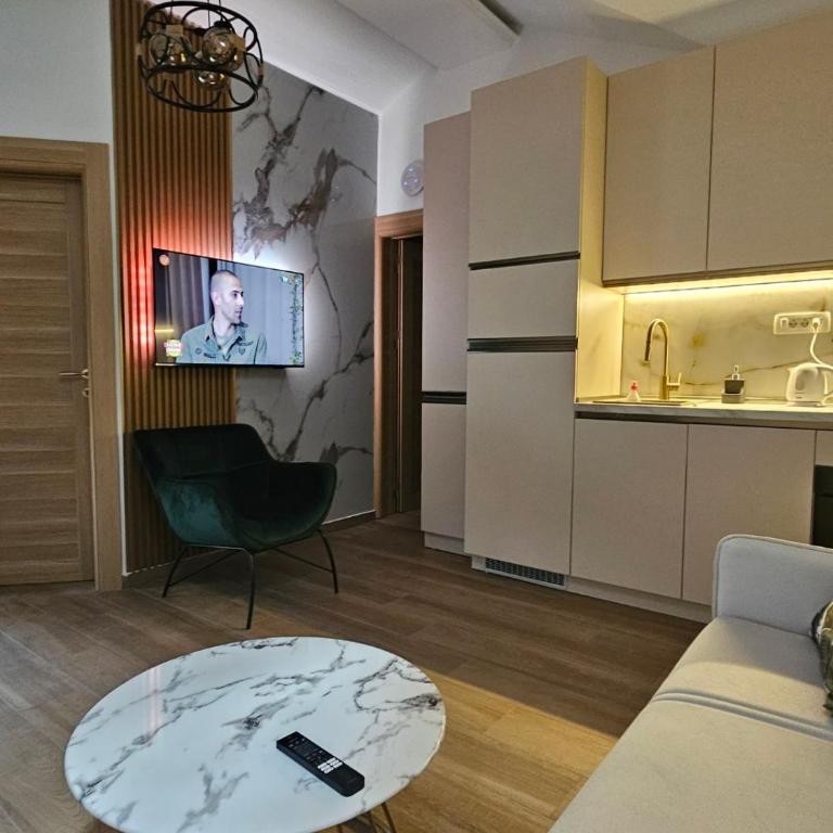 Apartmani Nikic -Tivat - Apartman s 1 Spavaćom Sobom, Pogledom na More i Terasom - 11