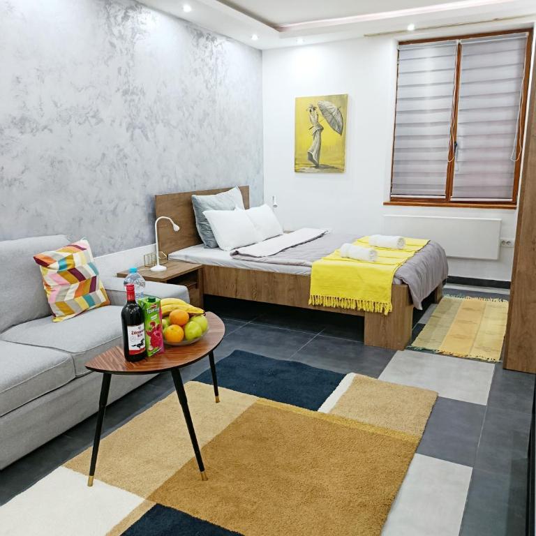 Urban Garden Apartments - Iris - One-Bedroom Apartment - 4