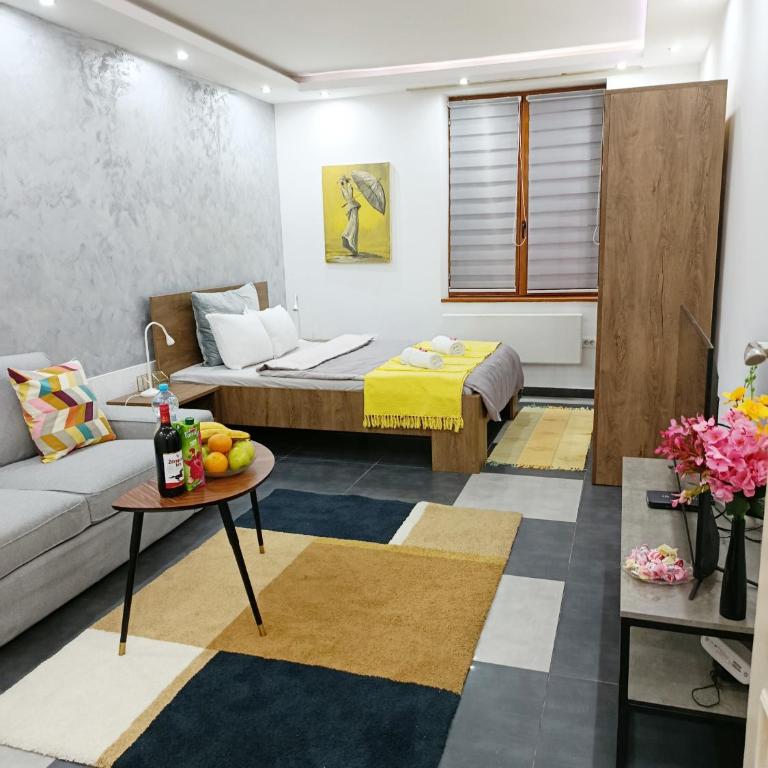 Urban Garden Apartments - Iris - One-Bedroom Apartment - 10