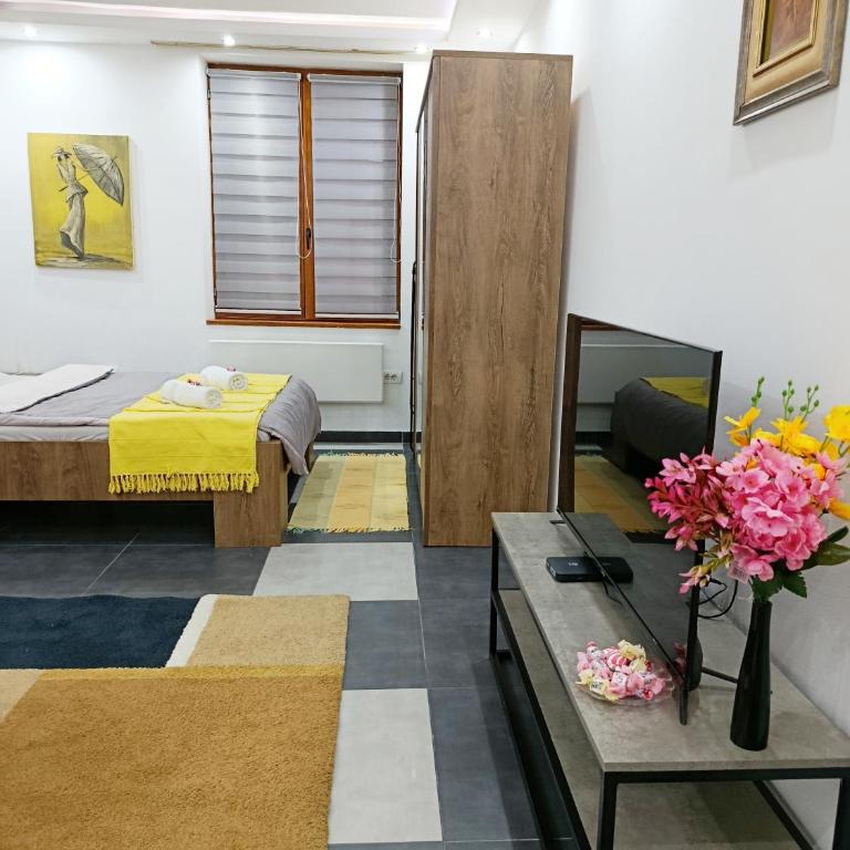 Urban Garden Apartments - Iris - One-Bedroom Apartment - 7