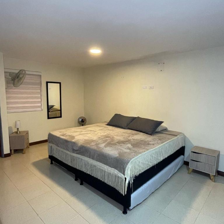 Apartaestudio laureles 301 - Apartamento de 1 dormitorio - 14