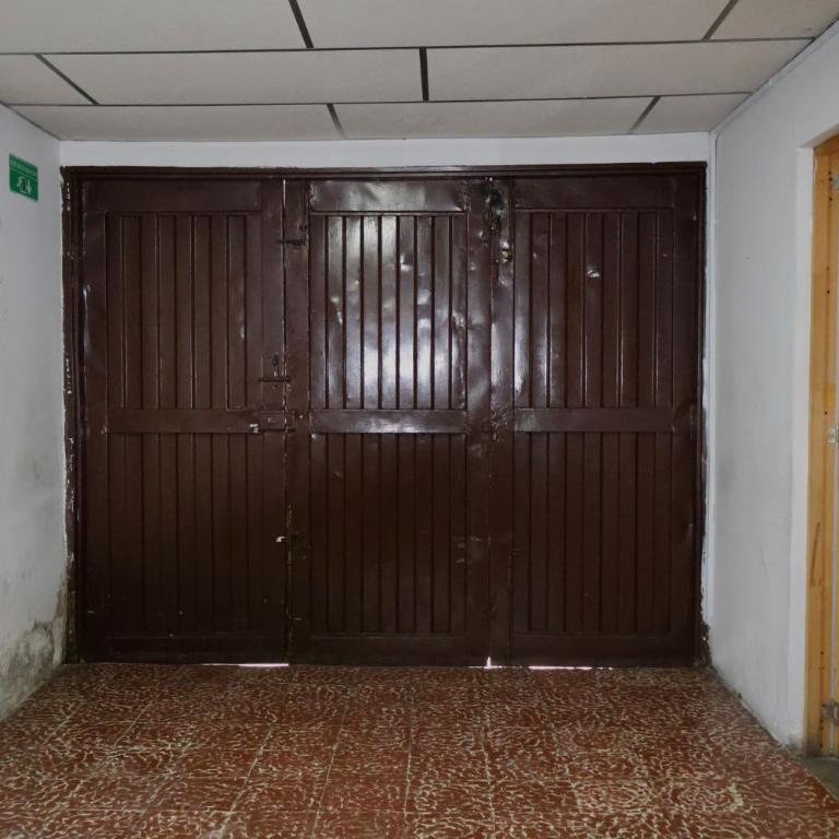Casa PRIVADA en Manizales Exclusiva y cómoda totalmente equipada Contiguo a la Monumental Plaza de toros, Cerca al Mirador de Chipre y al centro histórico de la ciudad - Casa de 6 dormitorios - 13