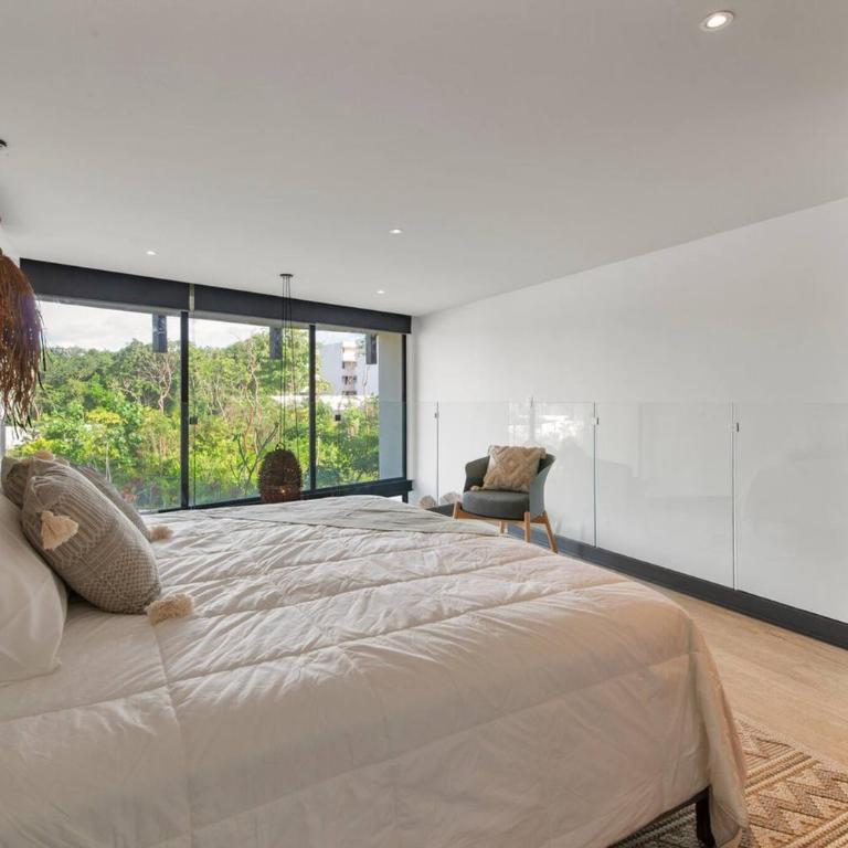 Stylish Loft with Pool Access - Apartamento - 52
