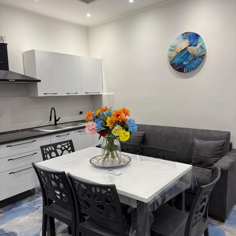 Naomi Luxury Home 2 - One-Bedroom Apartment - 5
