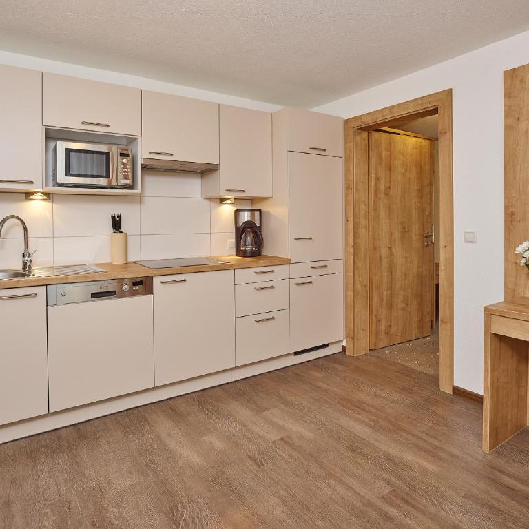 Appartement Gästehaus Bergkristall - Standard Apartment mit 2 Schlafzimmern und Balkon - 5