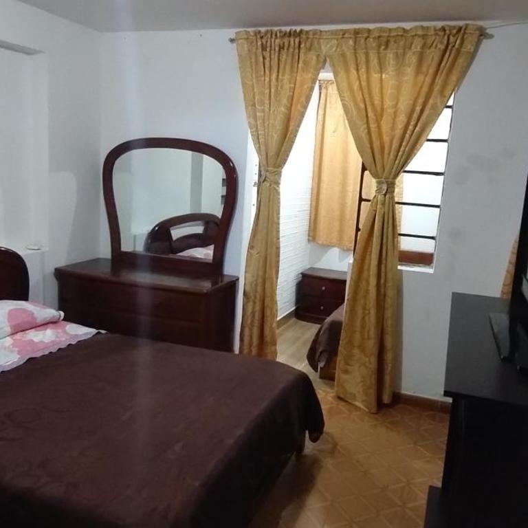 Hospedaje Solianka - Habitación Cuádruple con baño privado - 7