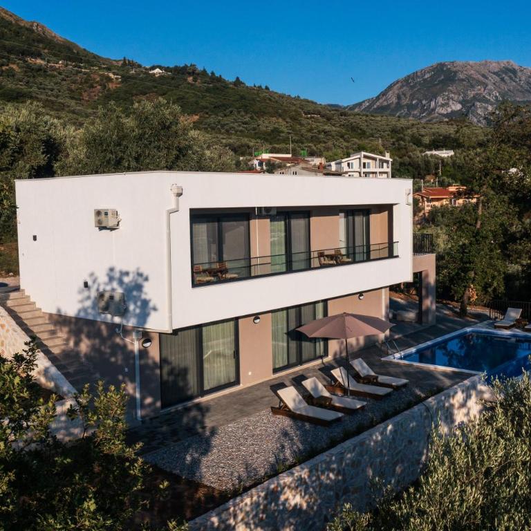 Villa Amara -Luxury Villa with Private Pool & Hot Tub - Three-Bedroom Villa - 11