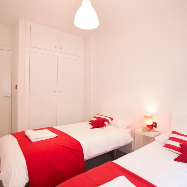 Granada Home Centro - Three-Bedroom Apartment (A) - 15
