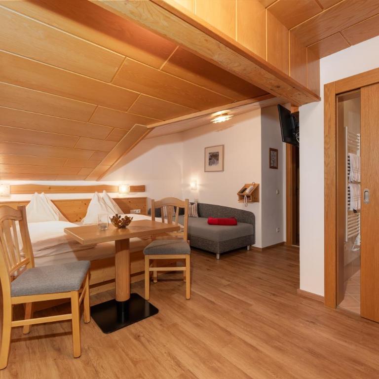 Gästehaus Herrmann - Habitación Triple con balcón - 3