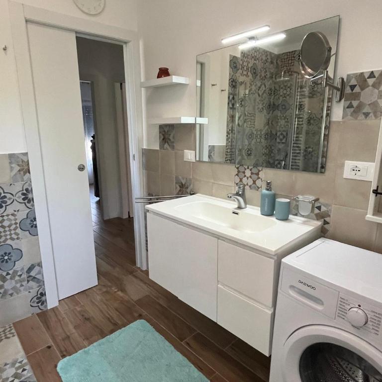 Villino Isabella - Two-Bedroom Family Apartment - 22
