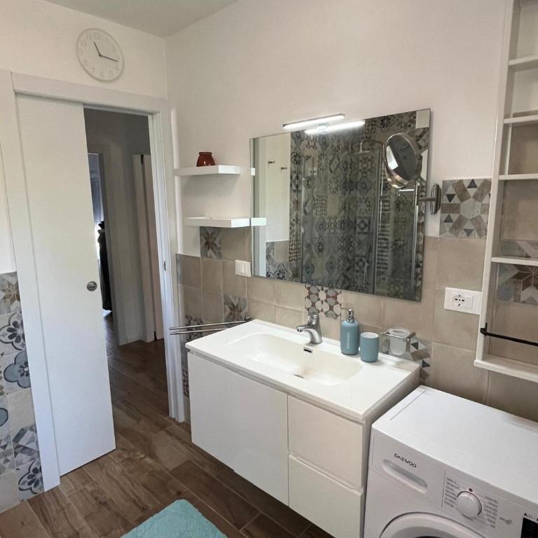 Villino Isabella - Two-Bedroom Family Apartment - 42