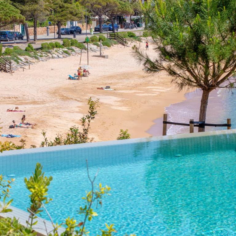 Hostal Boutique Es Portalet - Apartamento de 3 dormitorios con vistas al mar - 6