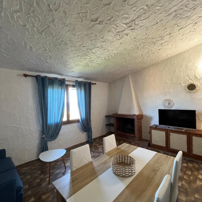 APPARTAMENTI BIANCANEVE by VILLA AUREA CAV - Appartamento con 2 Camere da Letto, Balcone e Vista mare - 10