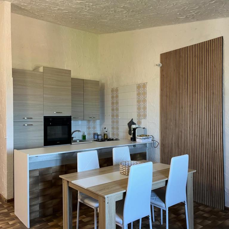 APPARTAMENTI BIANCANEVE by VILLA AUREA CAV - Appartamento con 2 Camere da Letto, Balcone e Vista mare - 8