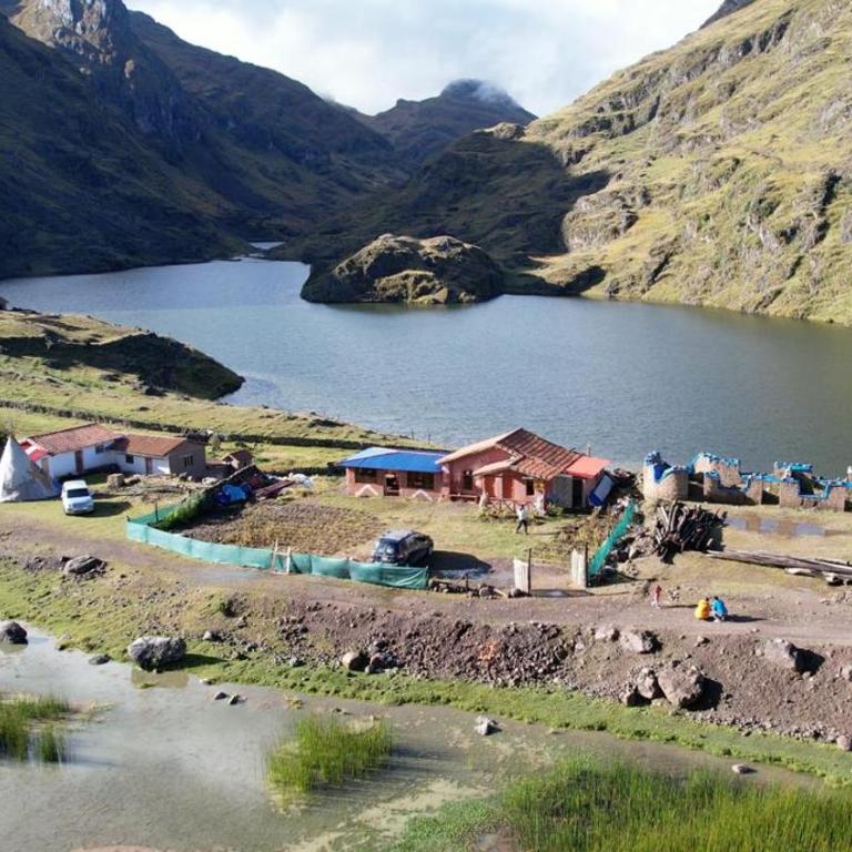 HOMESTAY KINSA COCHA - Habitación Doble con vistas a la montaña - 1