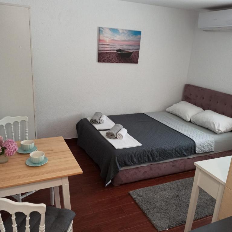 Apartman Tristan - Double Room - 8
