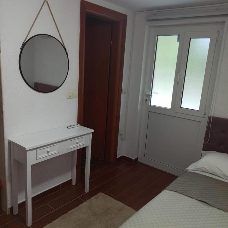 Apartman Tristan - Double Room - 7