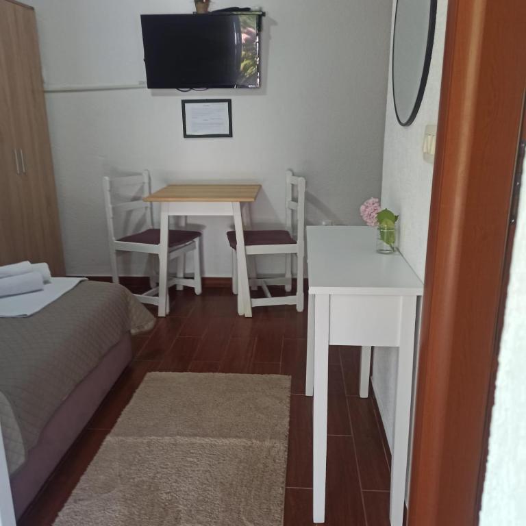 Apartman Tristan - Double Room - 9