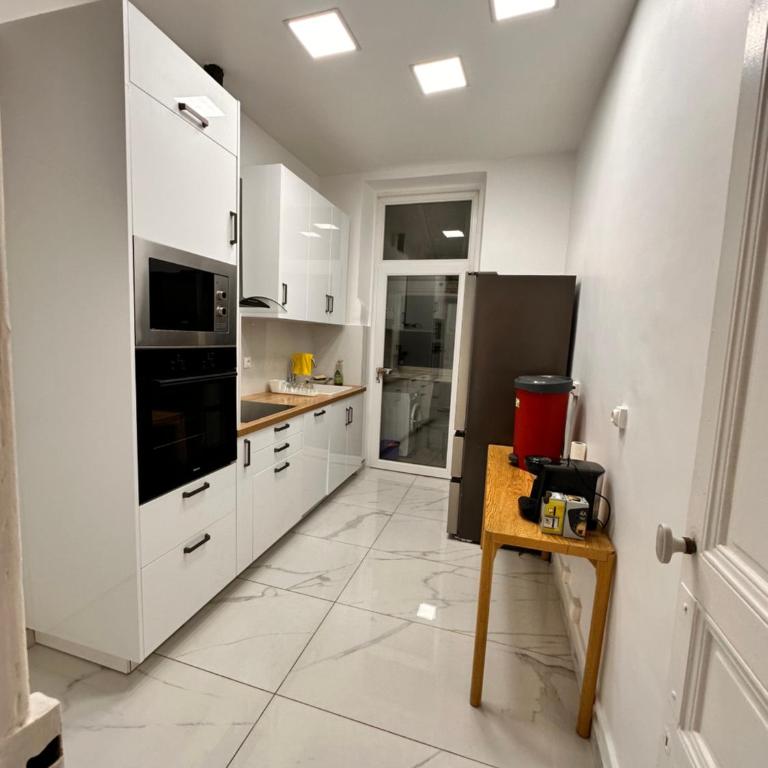 Superbe T4 appartement climatisé 3 grandes chambres - Appartement 3 Chambres - 40