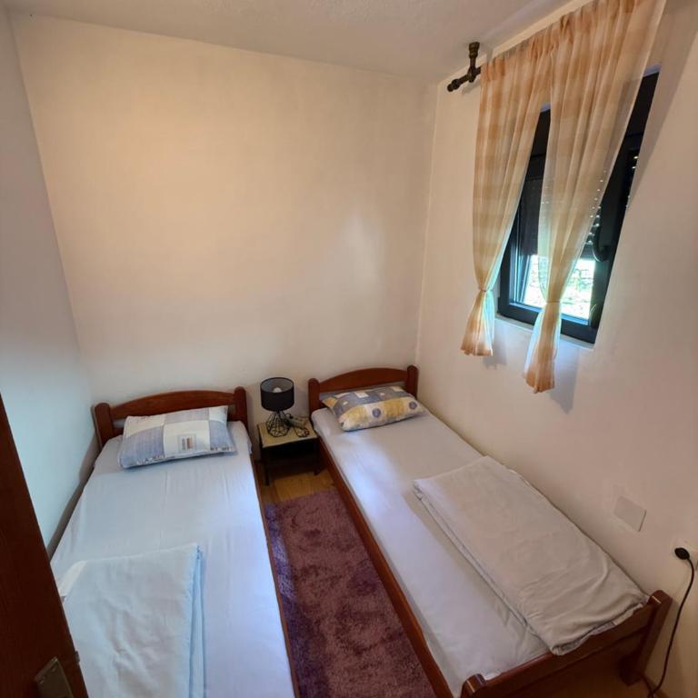 Apartmani Lakicevic - Two-Bedroom Apartment - 9