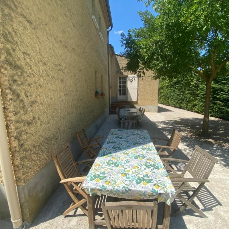 Les Mourguettes maison familiale avec piscine et garage sur 2000 m2 de terrain en campagne - Maison 7 Chambres - 16