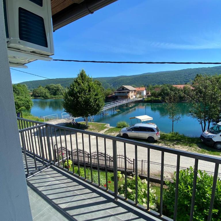 Apartman UnaTesnim - Three-Bedroom Apartment - 4