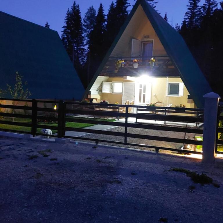 Vikendica Pine - Two-Bedroom House - 12