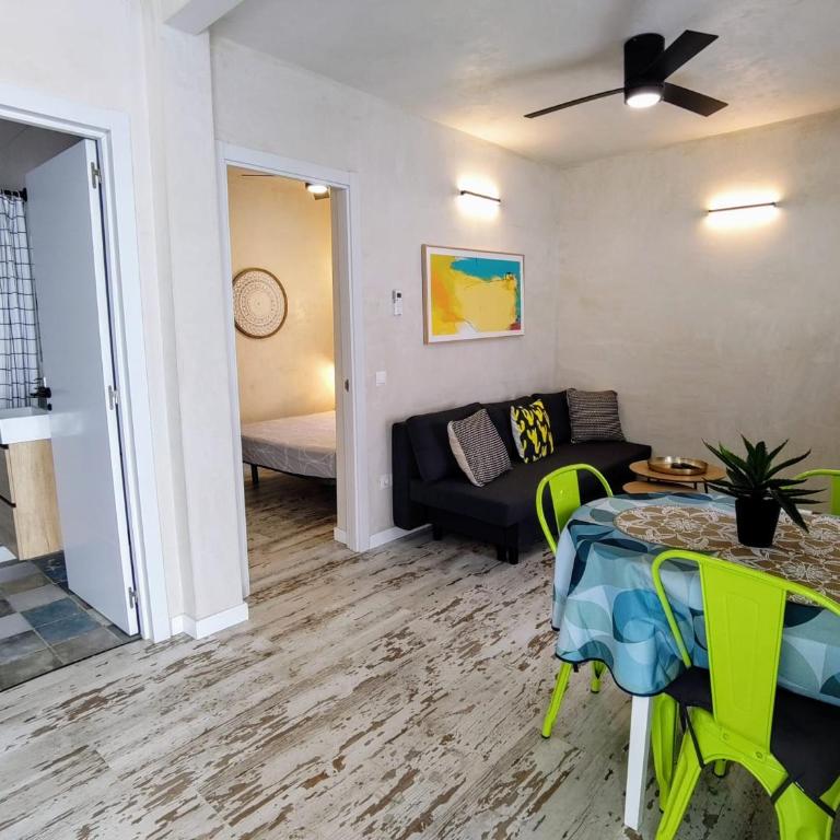 CASITA NAIF ESTANCIAS EN TORRE DEL MAR a 30 METROS DE LA PLAYA - One-Bedroom Standard Apartment - 2