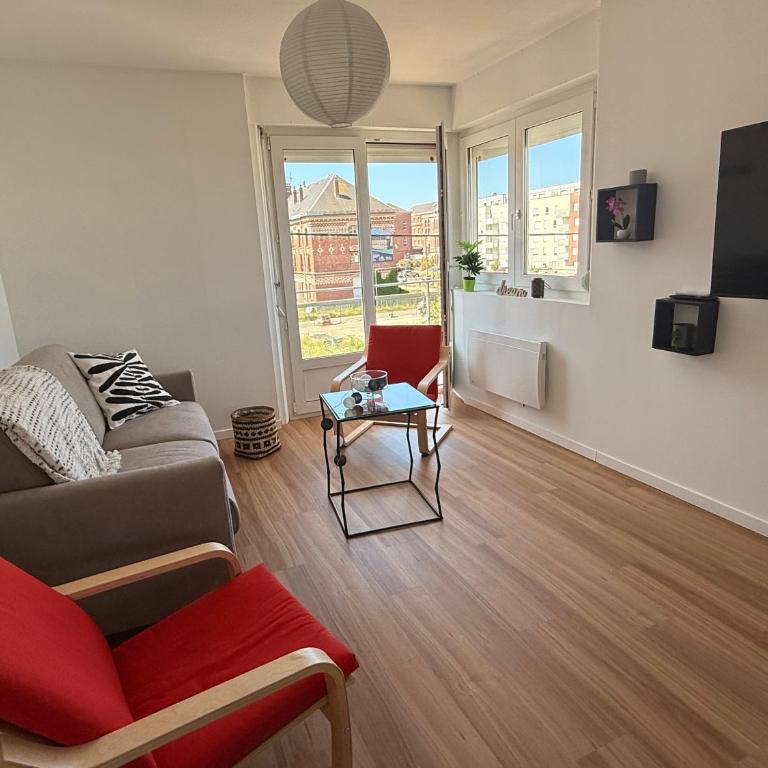 Appartement spacieux rénové, vue mer - 2 chambres - Apartment mit 2 Schlafzimmern - 1