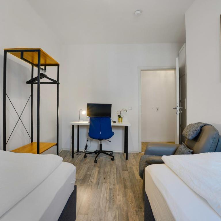 KATIES Apartments Augsburg I Zentral I 4 Zimmer I 7 Personen I 2x Parken I Nintendo Switch I DisneyPlus I E-Kamin - Appartamento con 3 Camere da Letto - 12