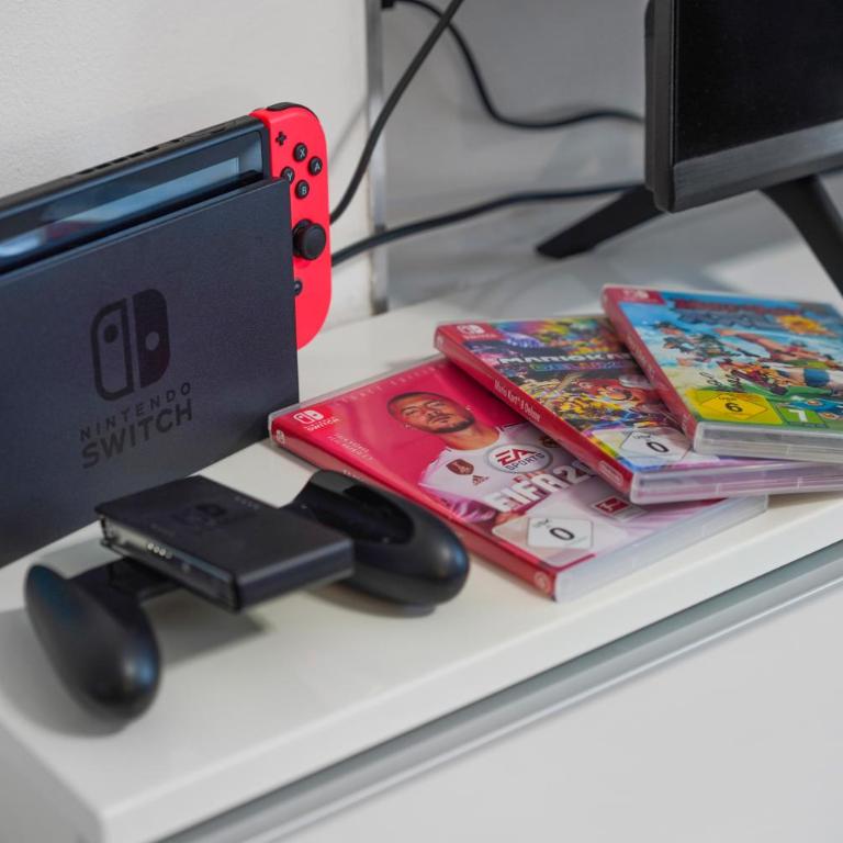 KATIES Apartments Augsburg I Zentral I 4 Zimmer I 7 Personen I 2x Parken I Nintendo Switch I DisneyPlus I E-Kamin - Appartamento con 3 Camere da Letto - 9