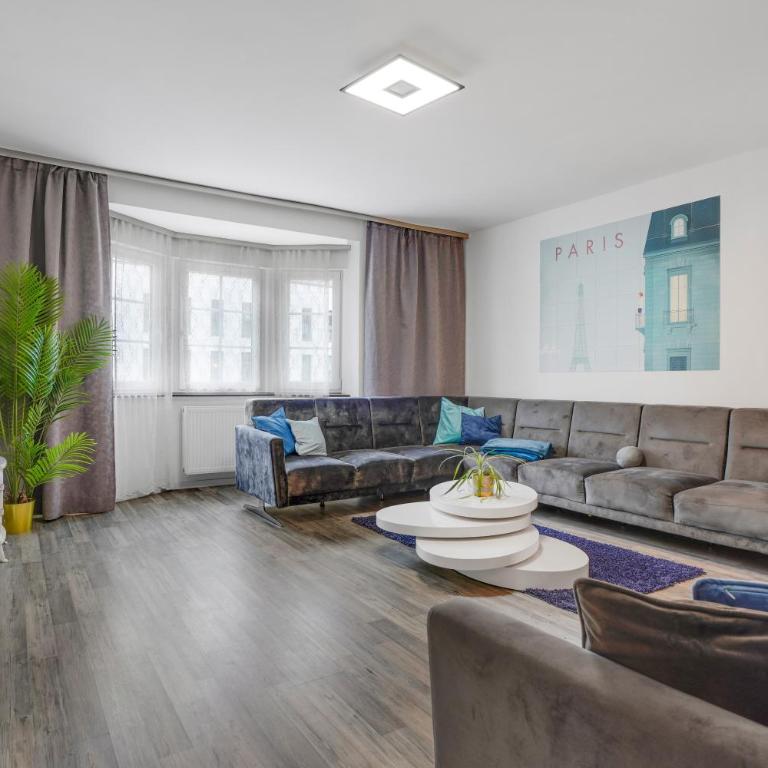 KATIES Apartments Augsburg I Zentral I 4 Zimmer I 7 Personen I 2x Parken I Nintendo Switch I DisneyPlus I E-Kamin - Appartamento con 3 Camere da Letto - 20