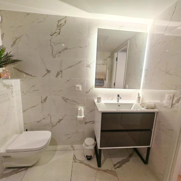 SEASIDE - Rooftop Pool - Beach 100m - Pk - Studio avec Terrasse - 25