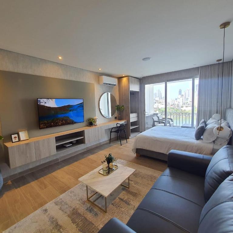 Moderna suite con balcón y vista al lago y al mar - One-Bedroom Apartment - 1