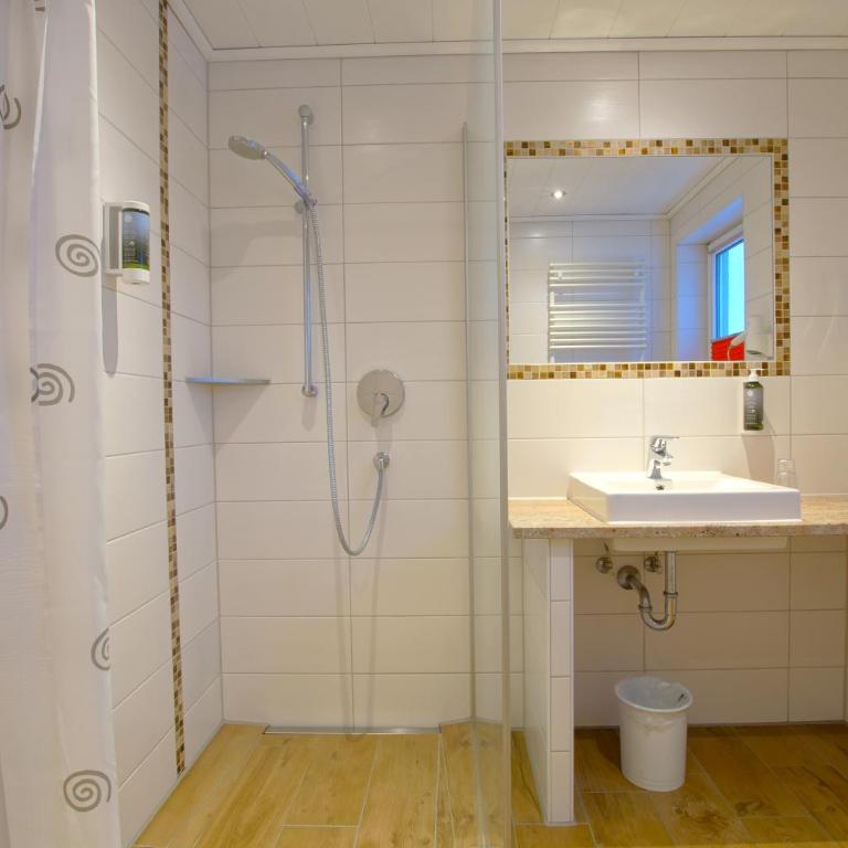 Hotel Waldmann - Vierbettzimmer - 6