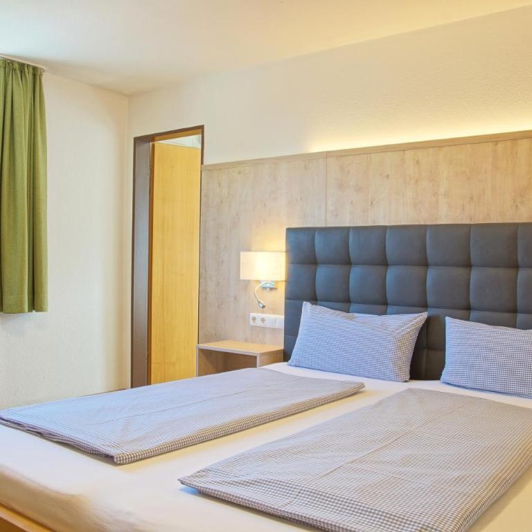 Hotel Waldmann - Großes Doppelzimmer - 2