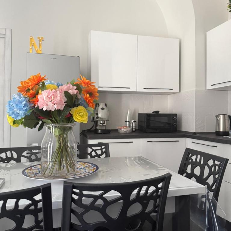 Naomi Luxury Home 2 - One-Bedroom Apartment - 3