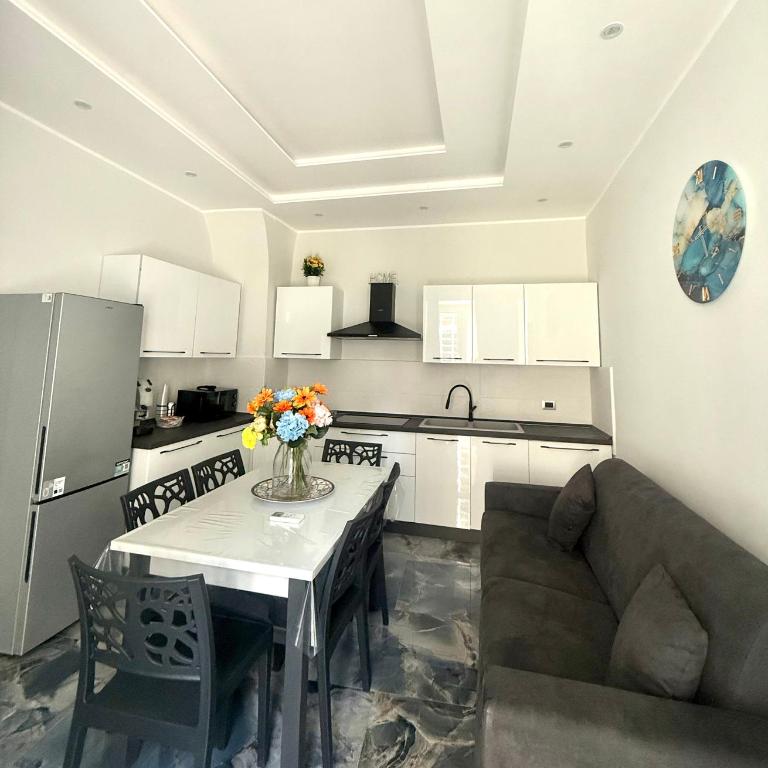 Naomi Luxury Home 2 - One-Bedroom Apartment - 1