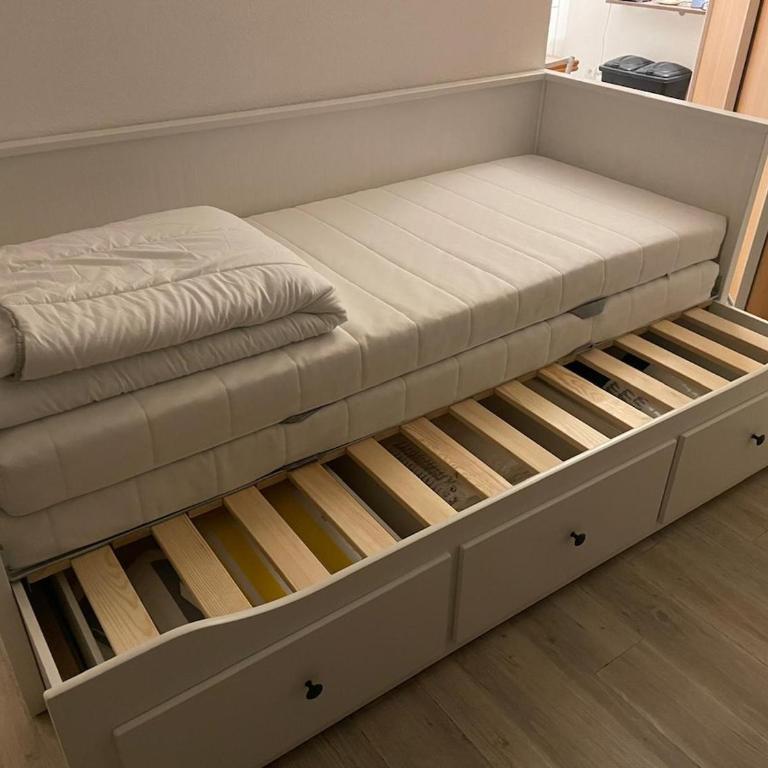 Grand Studio face mer - One-Bedroom Apartment - 6
