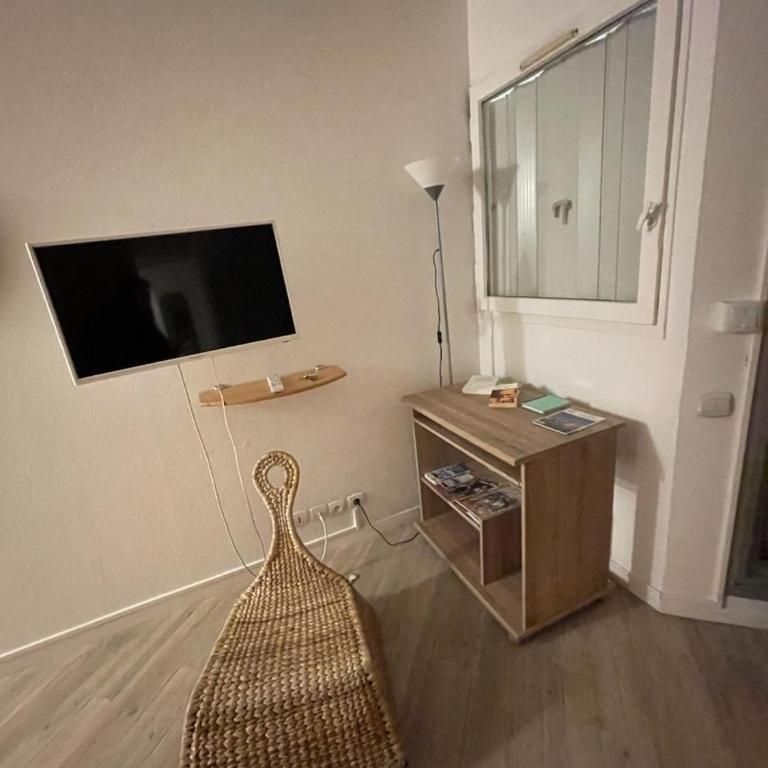 Grand Studio face mer - One-Bedroom Apartment - 27