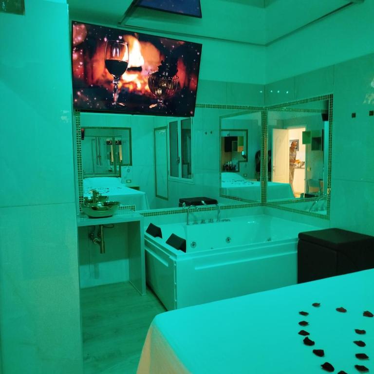 Confort Suites - Camera Queen con Vasca Idromassaggio - 6