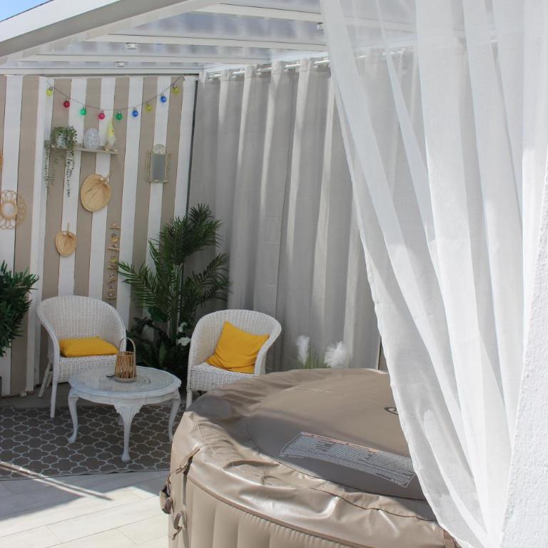 GITE AVEC SPA ENTRE FORET ET PLAGE - Ambiance Bord de Mer - Appartement - 14