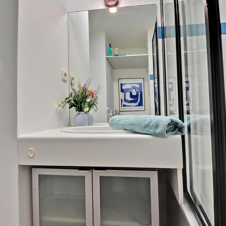 Petit cocon à Charpennes - One-Bedroom Apartment - 16