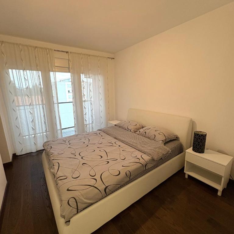Apartment Alma - Two-Bedroom Apartment - 13