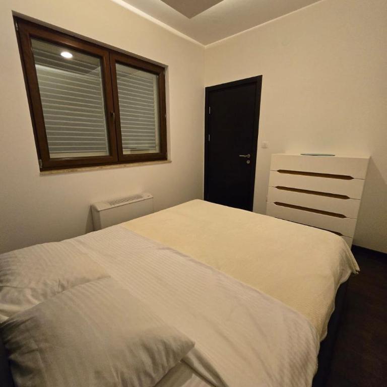 SkyAprt 63m Sea veiw - One-Bedroom Apartment - 16