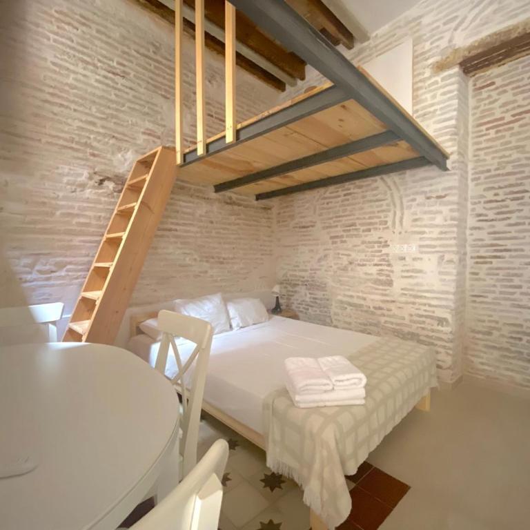 Cervantes Suites OnlyMalaga - Habitación Doble con baño privado - 6