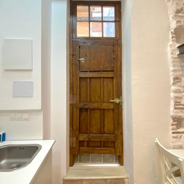 Cervantes Suites OnlyMalaga - Habitación Doble con baño privado - 7