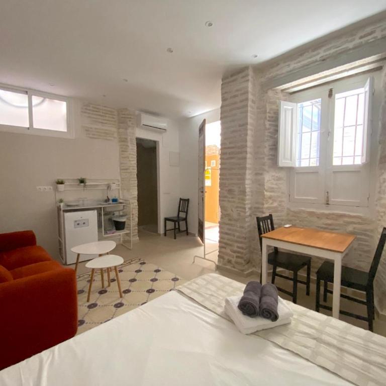 Cervantes Suites OnlyMalaga - Habitación Doble con baño privado - 15