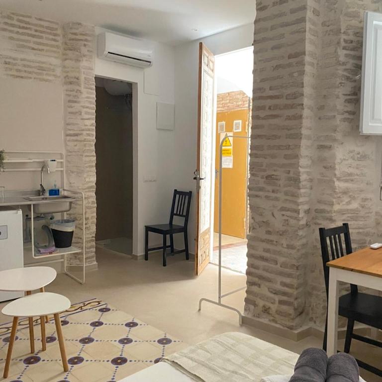 Cervantes Suites OnlyMalaga - Habitación Doble con baño privado - 19