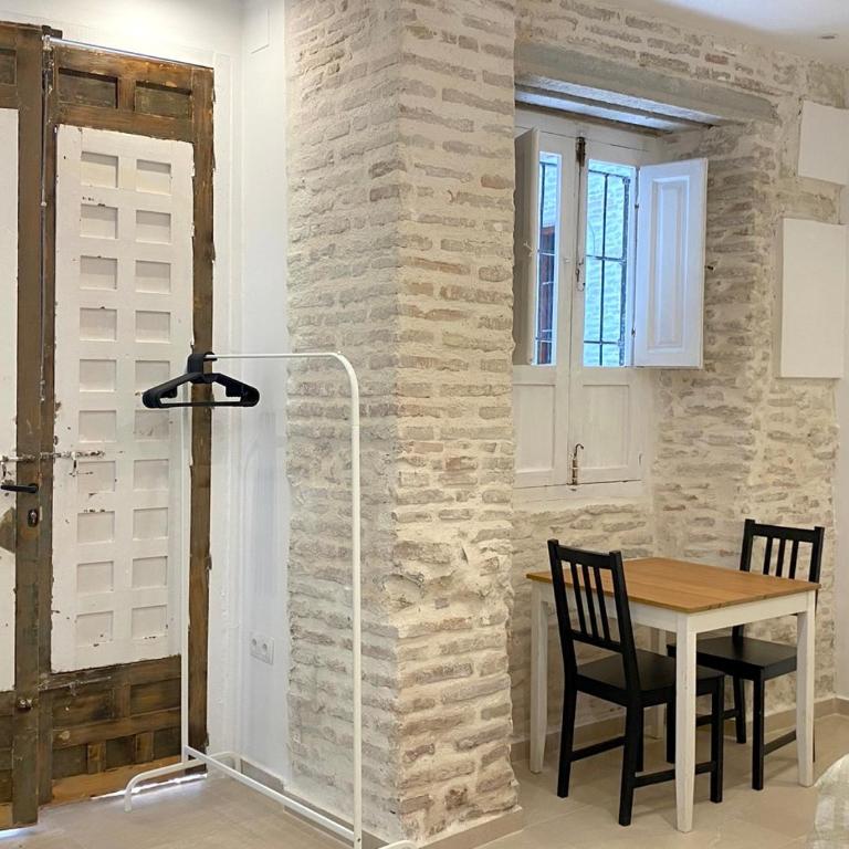 Cervantes Suites OnlyMalaga - Habitación Doble con baño privado - 20